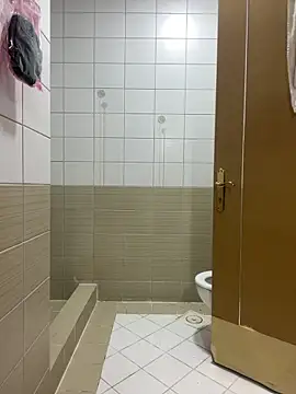 Snapshot of Layla-daloua chatting on December 2025 10:36:01 PM Layla-daloua online show from December 2025 10:36:01 PM