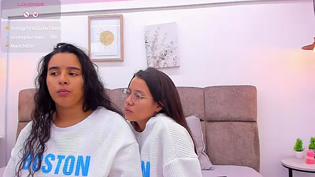 Dilan y Mia online show from February 2025 09:01:01 PM