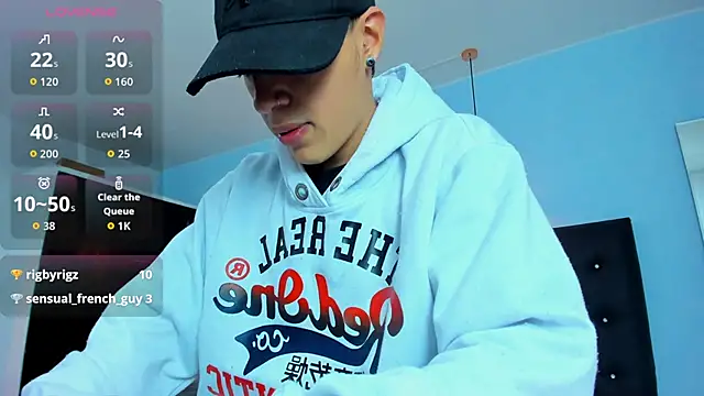 Snapshot of Lobo_17_ chatting on October 2025 03:40:01 AM Lobo 17 online show from October 2025 03:40:01 AM