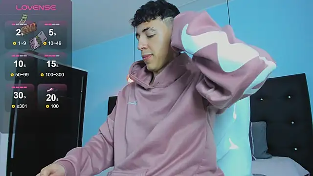 Snapshot of Lobo_17_ chatting on November 2025 03:51:02 AM Lobo 17 online show from November 2025 03:51:02 AM