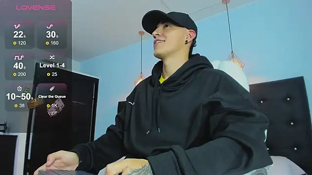 Snapshot of Lobo_17_ chatting on November 2025 03:16:02 AM Lobo 17 online show from November 2025 03:16:02 AM