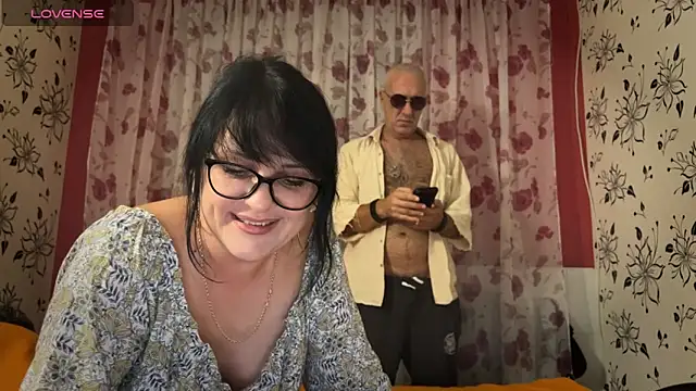 Snapshot of StellarTeam chatting on September 2025 08:43:01 PM StellarTeam online show from September 2025 08:43:01 PM