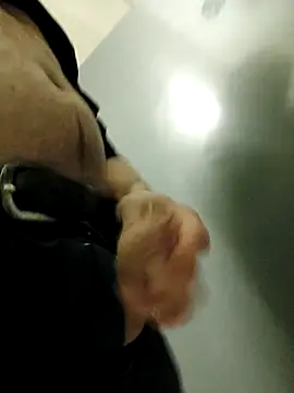 QcMisterv13 online show from April 2026 10:18:01 PM