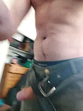 QcMisterv13 online show from April 2026 07:17:02 PM