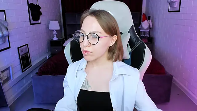 Snapshot of AphexQueen chatting on January 2025 01:11:02 PM AphexQueen online show from January 2025 01:11:02 PM