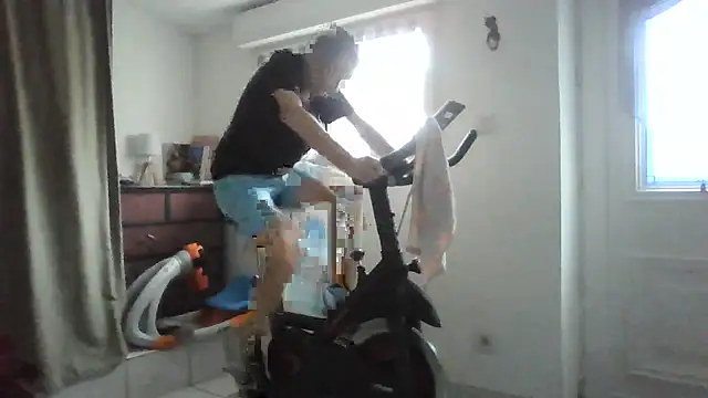 naturiste974 online show from November 2025 08:03:02 AM