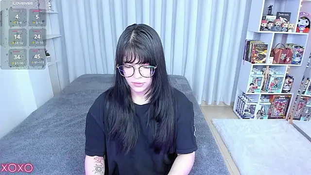 Snapshot of misshoneyxxx chatting on February 2026 02:37:01 AM misshoneyxxx online show from February 2026 02:37:01 AM