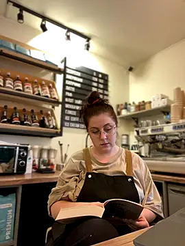 Snapshot of cinnabon_ chatting on November 2025 12:26:01 PM cinnabon online show from November 2025 12:26:01 PM