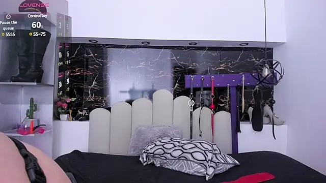 Kathia Armstrong online show from December 2024 04:10:01 PM