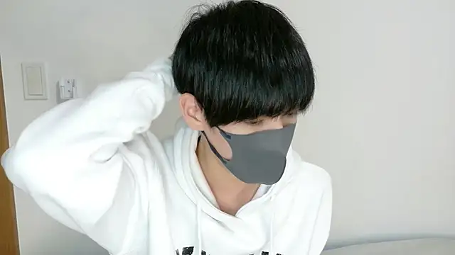 Snapshot of itsme_LEON chatting on November 2025 01:03:01 PM itsme LEON online show from November 2025 01:03:01 PM