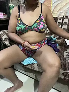 Snapshot of Tameesh_sexy_mistress chatting on April 2026 05:11:01 AM Tameesh sexy mistress online show from April 2026 05:11:01 AM