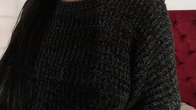 Snapshot of CarolineBrunx chatting on January 2025 02:22:01 PM CarolineBrunx online show from January 2025 02:22:01 PM