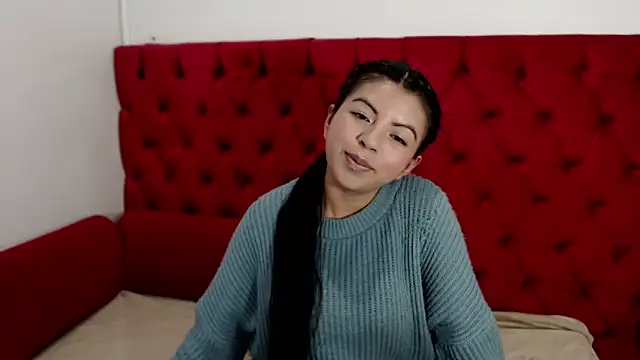 Snapshot of CarolineBrunx chatting on January 2025 04:22:02 AM CarolineBrunx online show from January 2025 04:22:02 AM