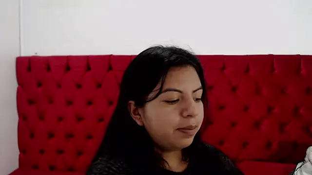 Snapshot of CarolineBrunx chatting on February 2025 04:15:01 AM CarolineBrunx online show from February 2025 04:15:01 AM