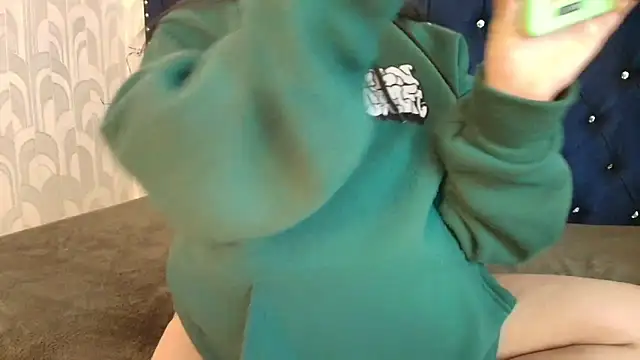 CarolineBrunx online show from April 2026 08:09:02 PM