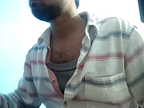 Ishan003 online show from December 2025 03:39:01 PM