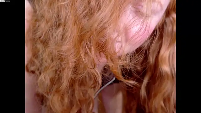 Snapshot of Scarlettredff chatting on November 2025 04:58:02 AM Scarlettredff online show from November 2025 04:58:02 AM