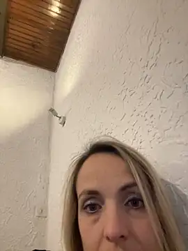 Snapshot of Annelibre chatting on January 2025 09:20:01 PM Annelibre online show from January 2025 09:20:01 PM