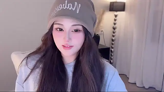 Strawberrybabyy1 online show from October 2025 02:25:02 PM