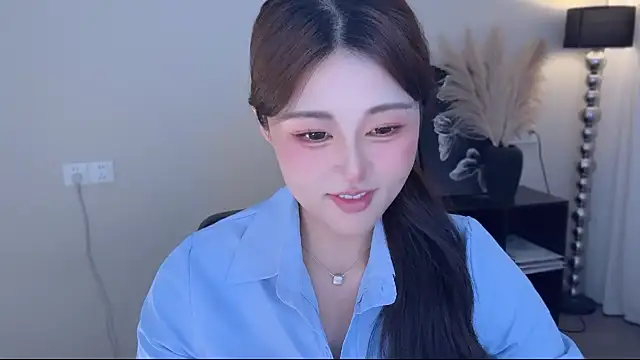 Strawberrybabyy1 online show from October 2025 03:14:02 PM