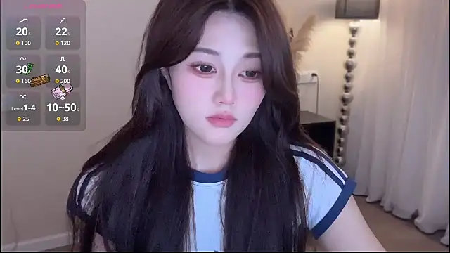 Strawberrybabyy1 online show from November 2025 04:07:02 PM