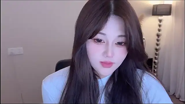 Strawberrybabyy1 online show from November 2025 03:49:01 PM