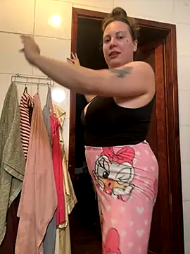 Snapshot of Yanacool007 chatting on December 2025 09:34:02 PM Yanacool007 online show from December 2025 09:34:02 PM