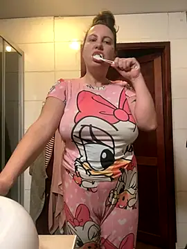 Snapshot of Yanacool007 chatting on December 2025 09:51:02 AM Yanacool007 online show from December 2025 09:51:02 AM