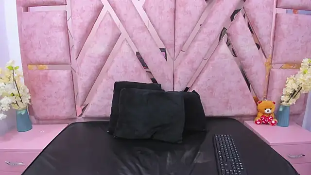 CataleyaLars20 online show from July 2026 01:03:02 PM