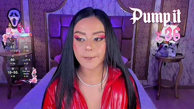 SoffiQueen online show from November 2025 05:25:01 PM