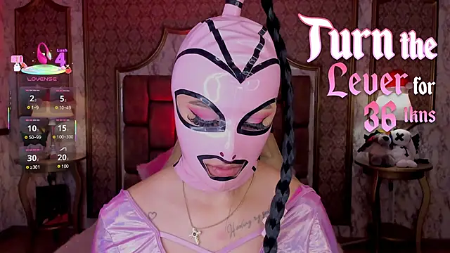 SoffiQueen online show from December 2025 03:17:01 PM