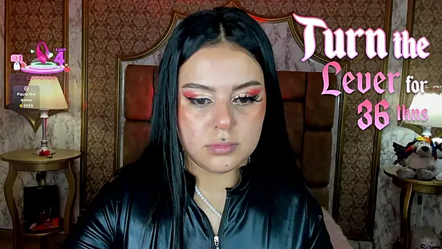 SoffiQueen online show from January 2026 01:05:02 PM