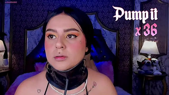 SoffiQueen online show from February 2026 02:07:02 PM