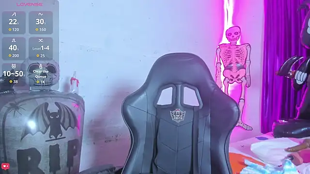 Snapshot of jonson- chatting on October 2025 10:43:02 PM jonson- online show from October 2025 10:43:02 PM