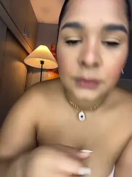 Shenoa1 online show from October 2025 02:07:01 PM