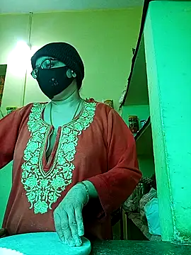 heenage online show from December 2025 05:27:01 AM