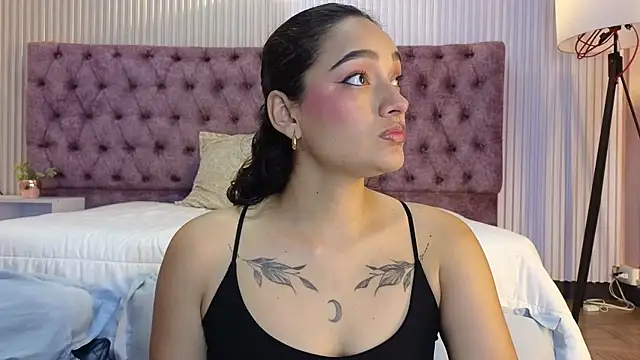 EMILYY FOXY online show from December 2025 07:01:02 PM