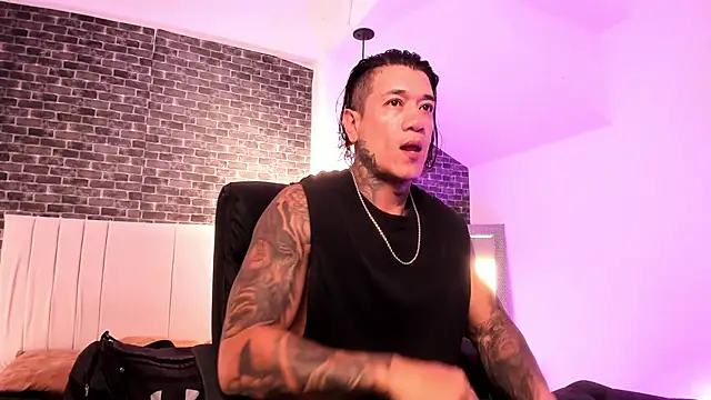 Dantesuarez28 online show from December 2025 11:15:02 AM