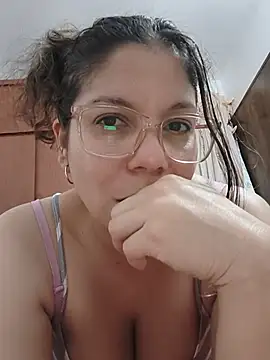 Snapshot of Carliina_Soussa chatting on July 2026 11:51:01 PM Carliina Soussa online show from July 2026 11:51:01 PM