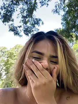 Snapshot of ZoeJohnsoon chatting on November 2025 06:24:02 PM ZoeJohnsoon online show from November 2025 06:24:02 PM