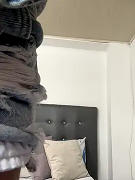 Snapshot of ZoeJohnsoon chatting on November 2025 05:24:02 PM ZoeJohnsoon online show from November 2025 05:24:02 PM