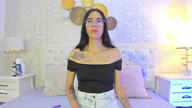 Clarisse28 online show from January 2025 07:00:02 PM