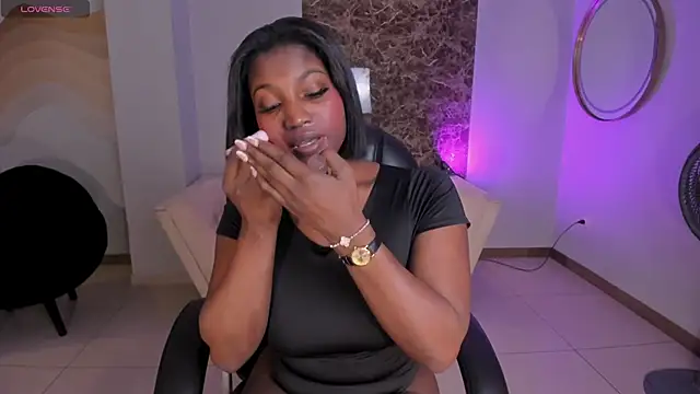 Snapshot of SavannahStorm chatting on November 2025 11:47:02 AM SavannahStorm online show from November 2025 11:47:02 AM