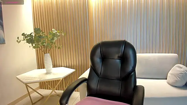 SavannahStorm online show from March 2026 12:10:02 PM