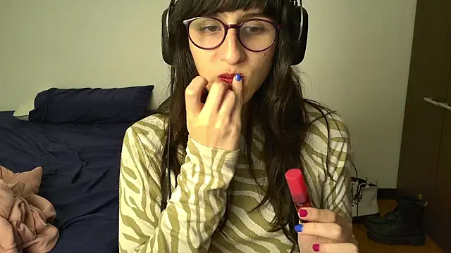 Snapshot of Alice_love29 chatting on January 2025 04:15:01 AM Alice love29 online show from January 2025 04:15:01 AM