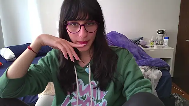 Snapshot of Alice_love29 chatting on January 2025 09:17:02 PM Alice love29 online show from January 2025 09:17:02 PM