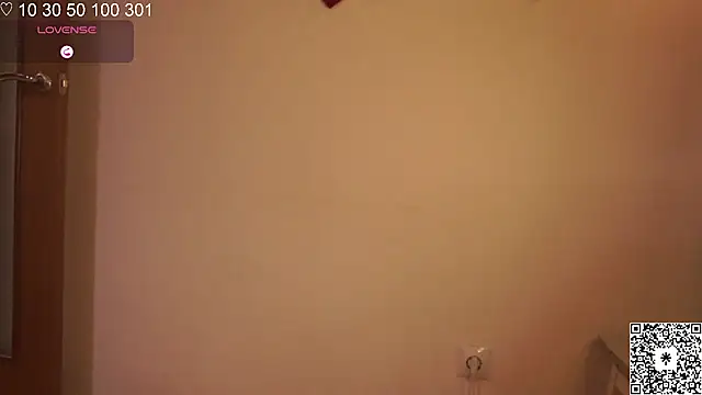 Snapshot of curlyboyy_ chatting on February 2025 03:09:02 PM curlyboyy online show from February 2025 03:09:02 PM