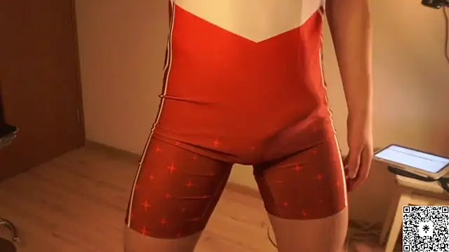 Snapshot of curlyboyy_ chatting on February 2025 03:53:01 PM curlyboyy online show from February 2025 03:53:01 PM