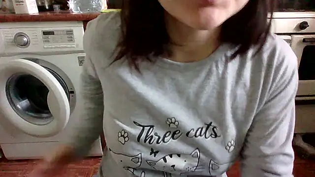 Snapshot of MikaKors chatting on February 2025 07:38:02 AM MikaKors online show from February 2025 07:38:02 AM