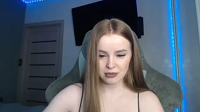 Snapshot of YourBitsy chatting on February 2026 03:51:02 AM YourBitsy online show from February 2026 03:51:02 AM